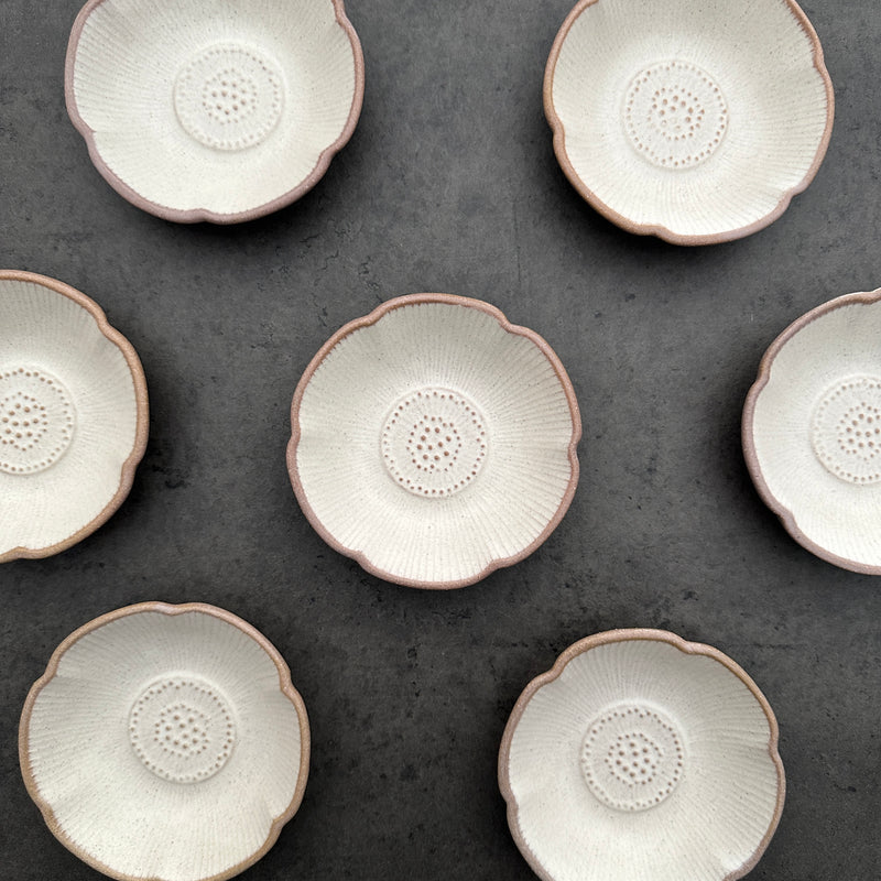 White Anemone Small Bowl  | ON THE TABLE | Yoshizawagama