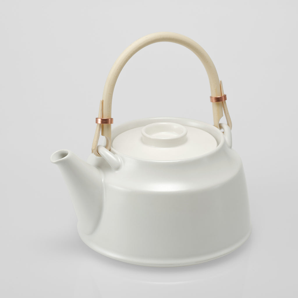 TK Dobin Tea Pot | White – ZAKKAsine